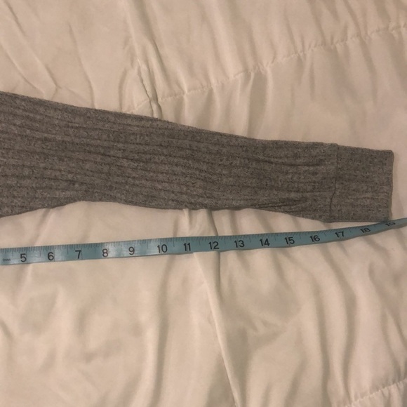 PINK Victoria’s Secret heathered grey v neck ribbed shirt oversized 4 many sizes - Picture 5 of 6